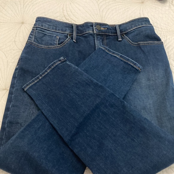 Petite R JEANS High Rise Dark Wash - Picture 5 of 5